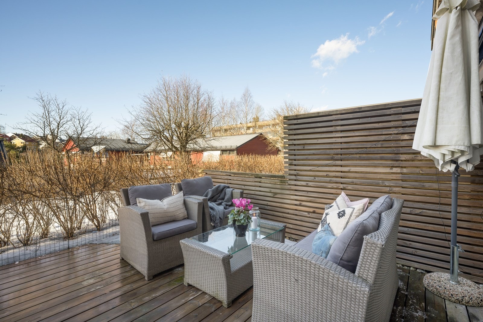 Terrassen blir en naturlig forlengelse av stuen. Galleribilde