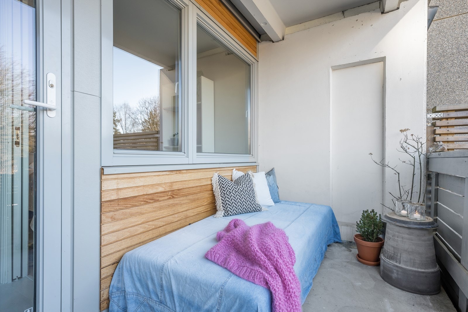 Flere bilder av uteplassen. Galleribilde