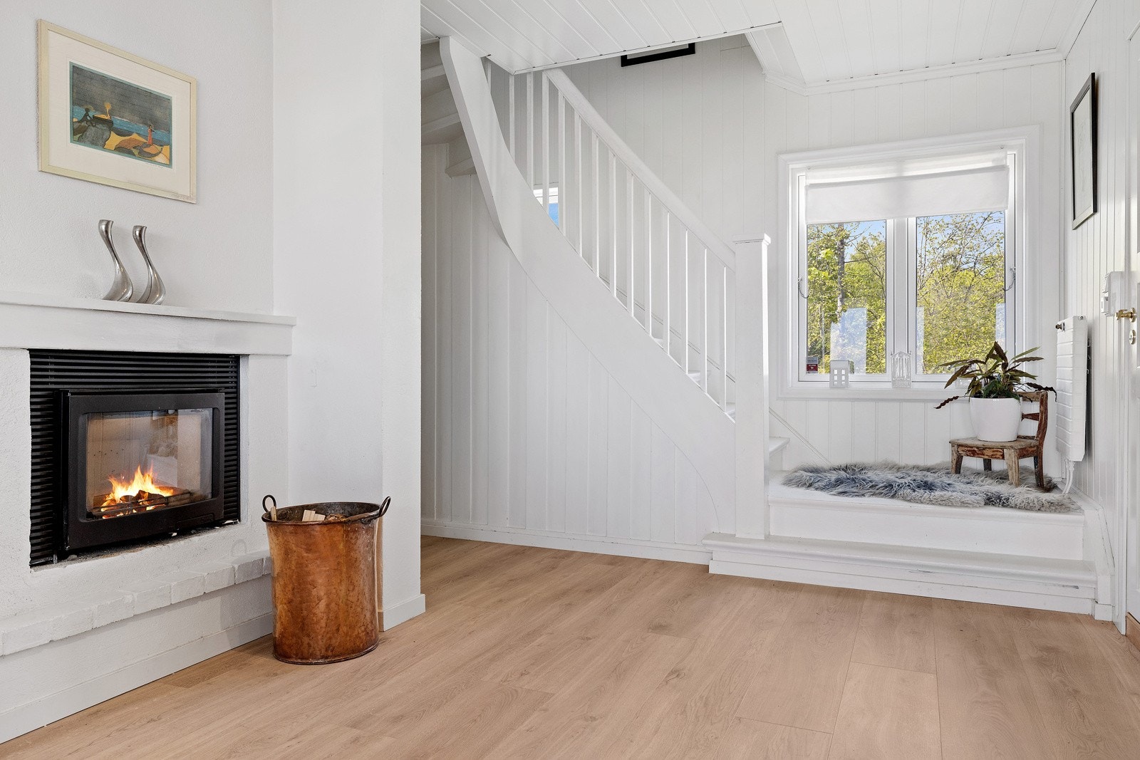 Hyggelig peis som gir god varme på kalde vinterdager. Galleribilde