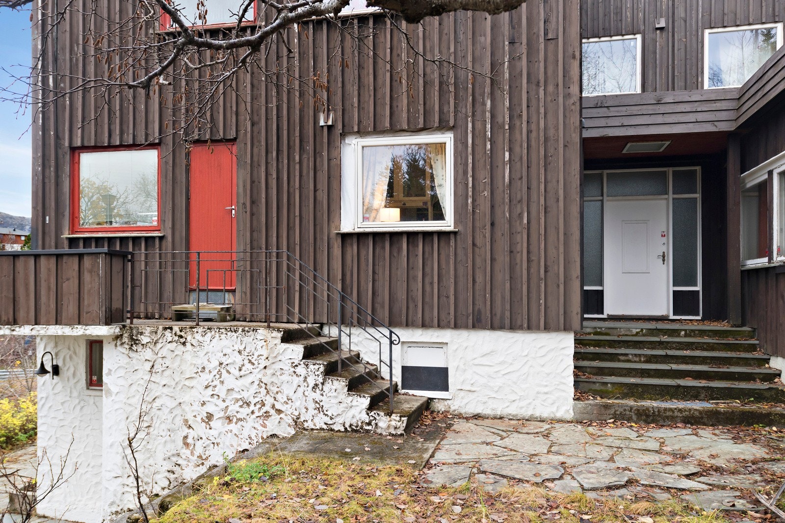 Her er inngangspartiet som ble benyttet til kontordelen av bygget Galleribilde