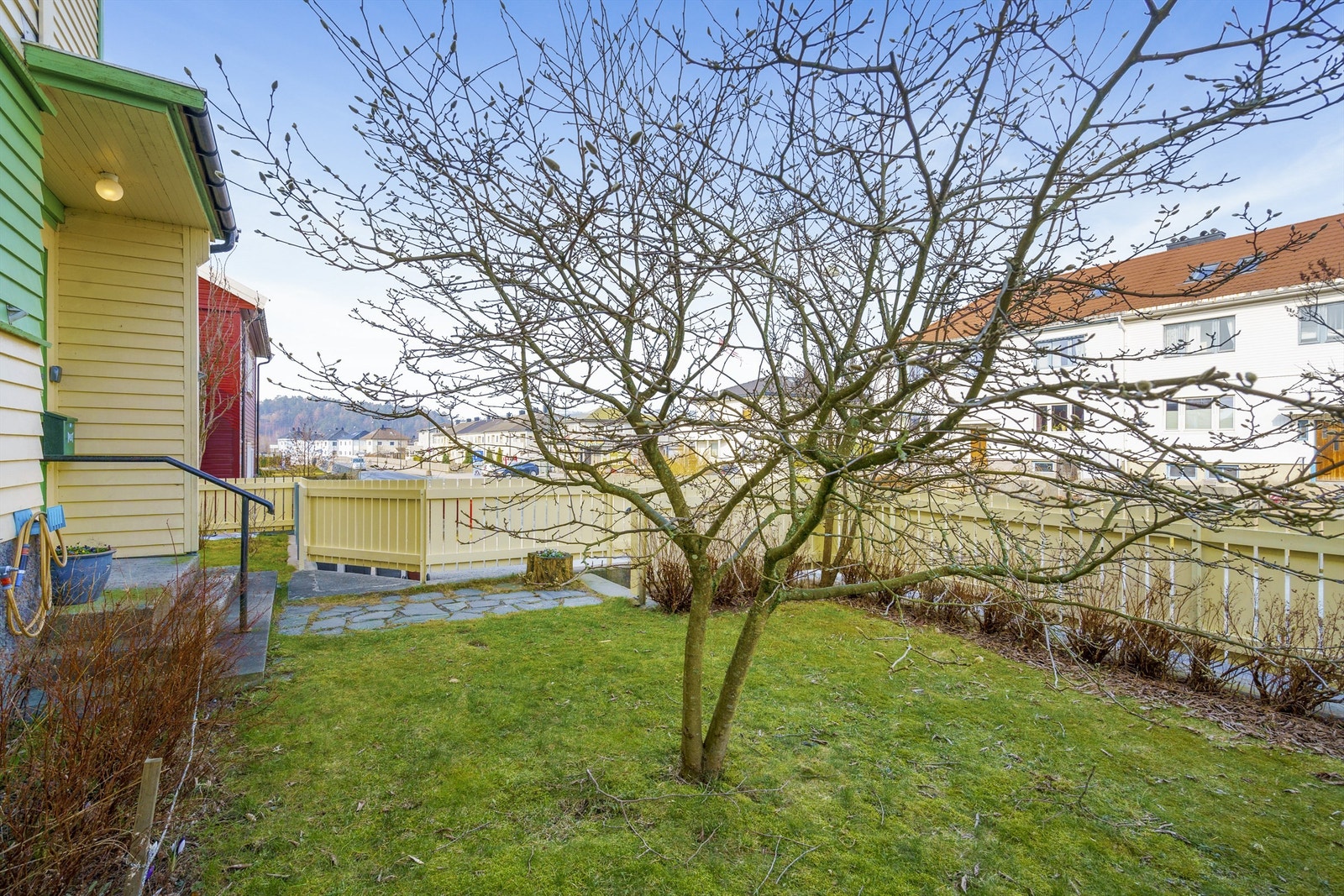 Hage ved inngangspartiet Galleribilde