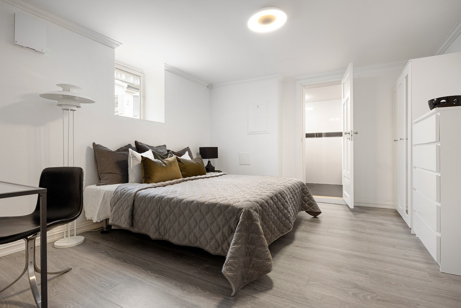 - Mediarom som i dag benyttes som soverom - Galleribilde