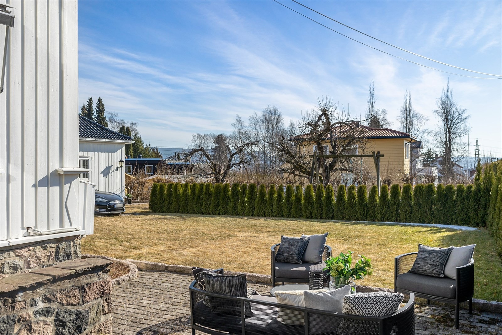 - Godt med uteplass på eiendommen - Galleribilde