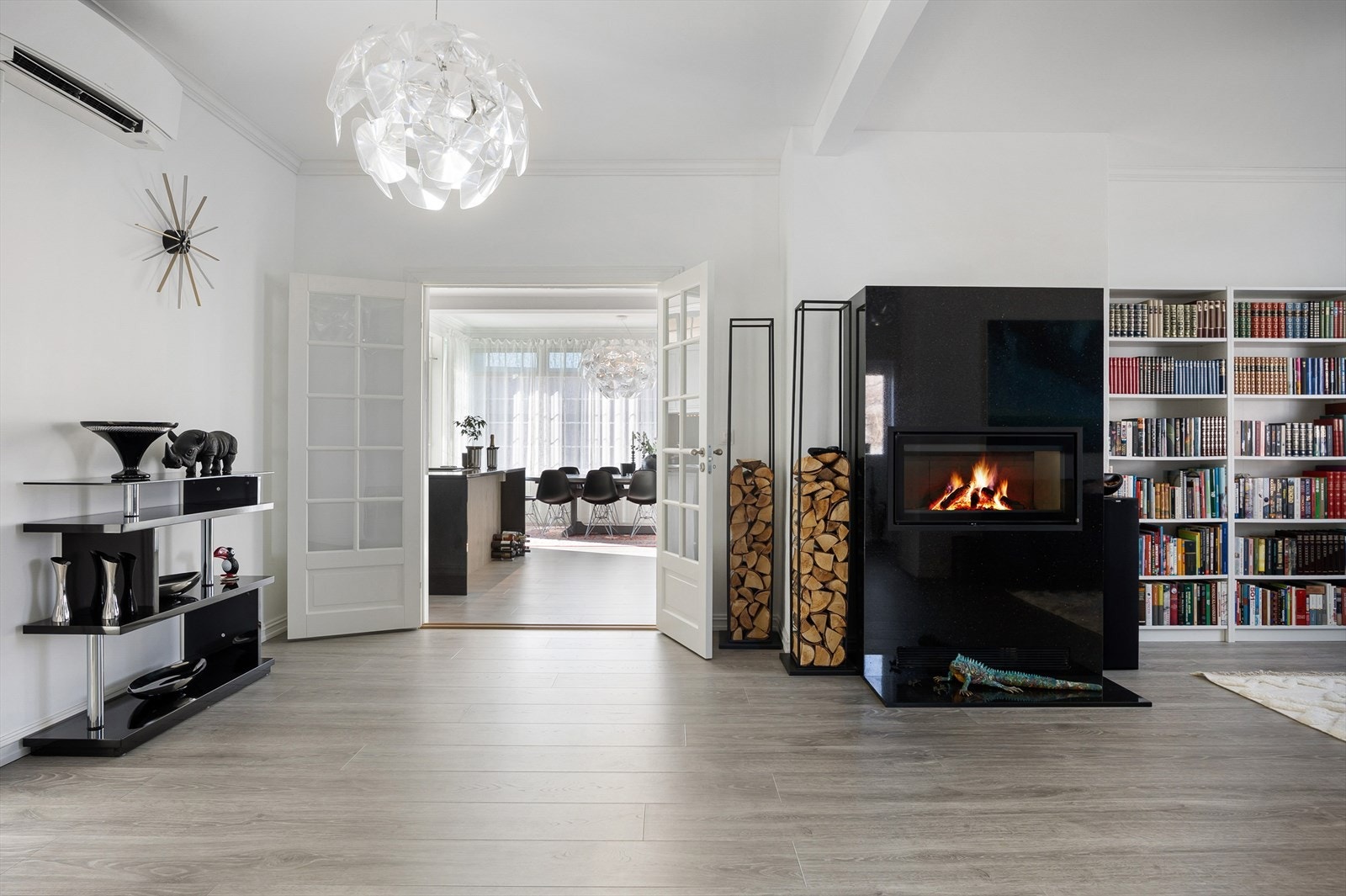 - Hall/bibliotekstue - Galleribilde