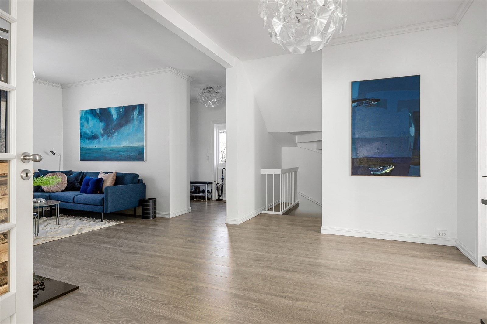 - Hall/bibliotekstue - Galleribilde