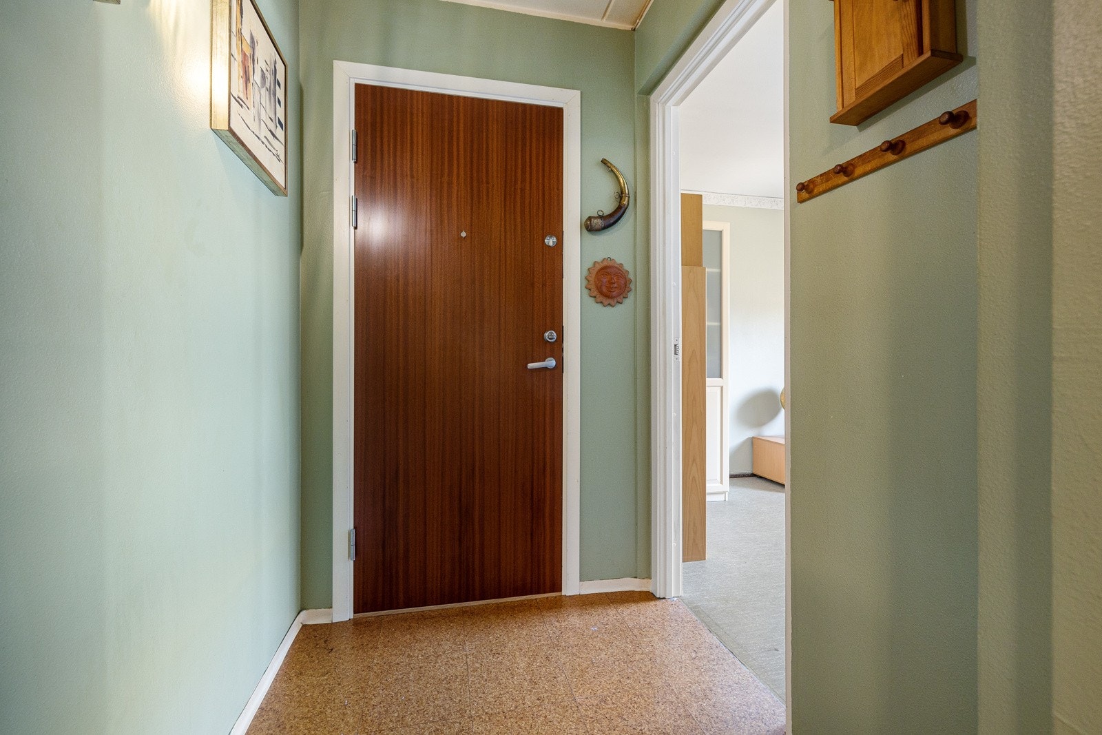 Entré. Leiligheten ligger i byggets 3. etasje. Galleribilde