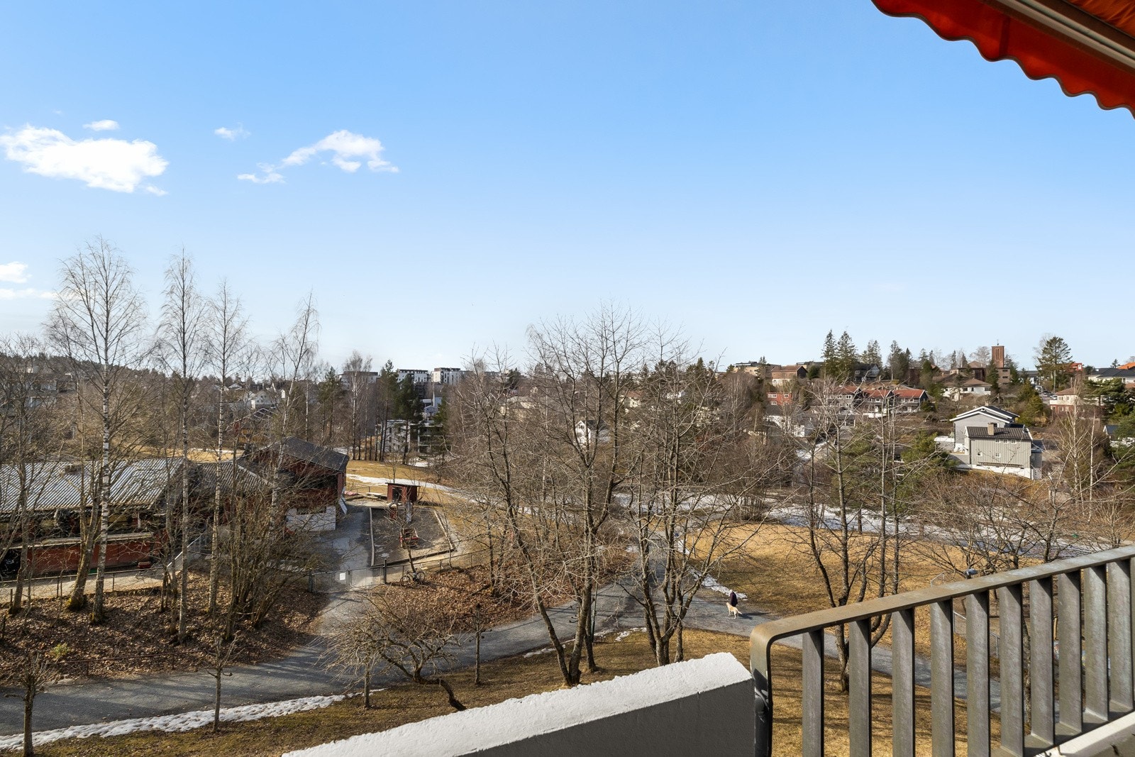 Fin beliggenhet med Mærradalen som nærmeste nabo med en rekke gode turmuligheter. Galleribilde