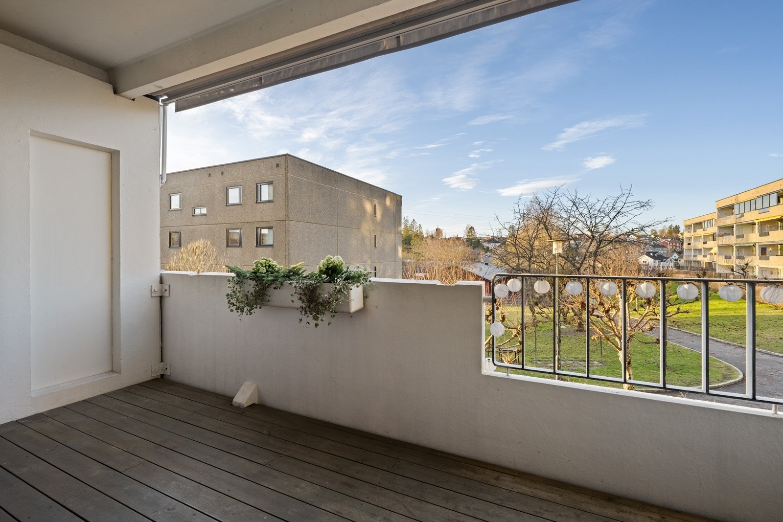 Her er det også markise, strømuttak og utebelysning. Galleribilde