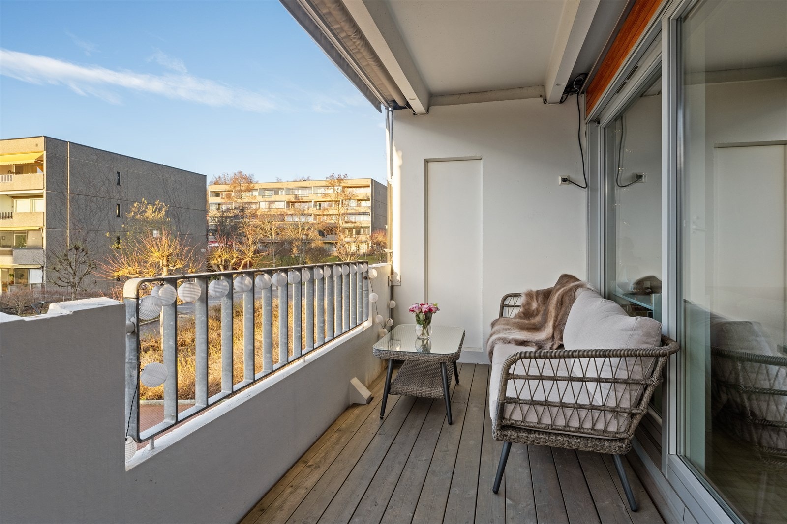 Her er det god plass til sittegruppe og tilhørende møblement. Galleribilde