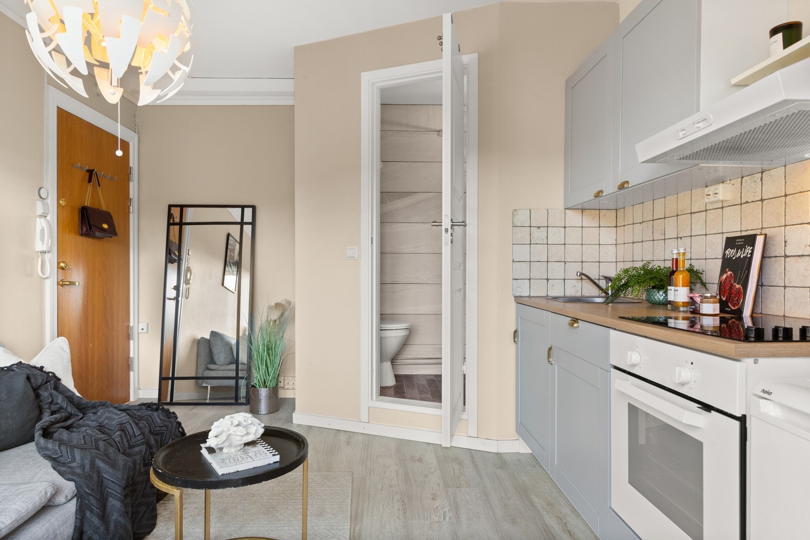 - Oppvarming, varmtvann og kabel-tv er inkludert i felleskostnader - Galleribilde