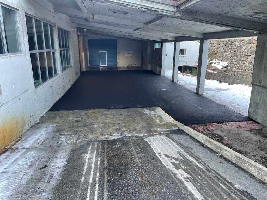 Inngang 18, nedkjørsel med varmekabel til 194 kvm, se 2 forrige foto. Galleribilde