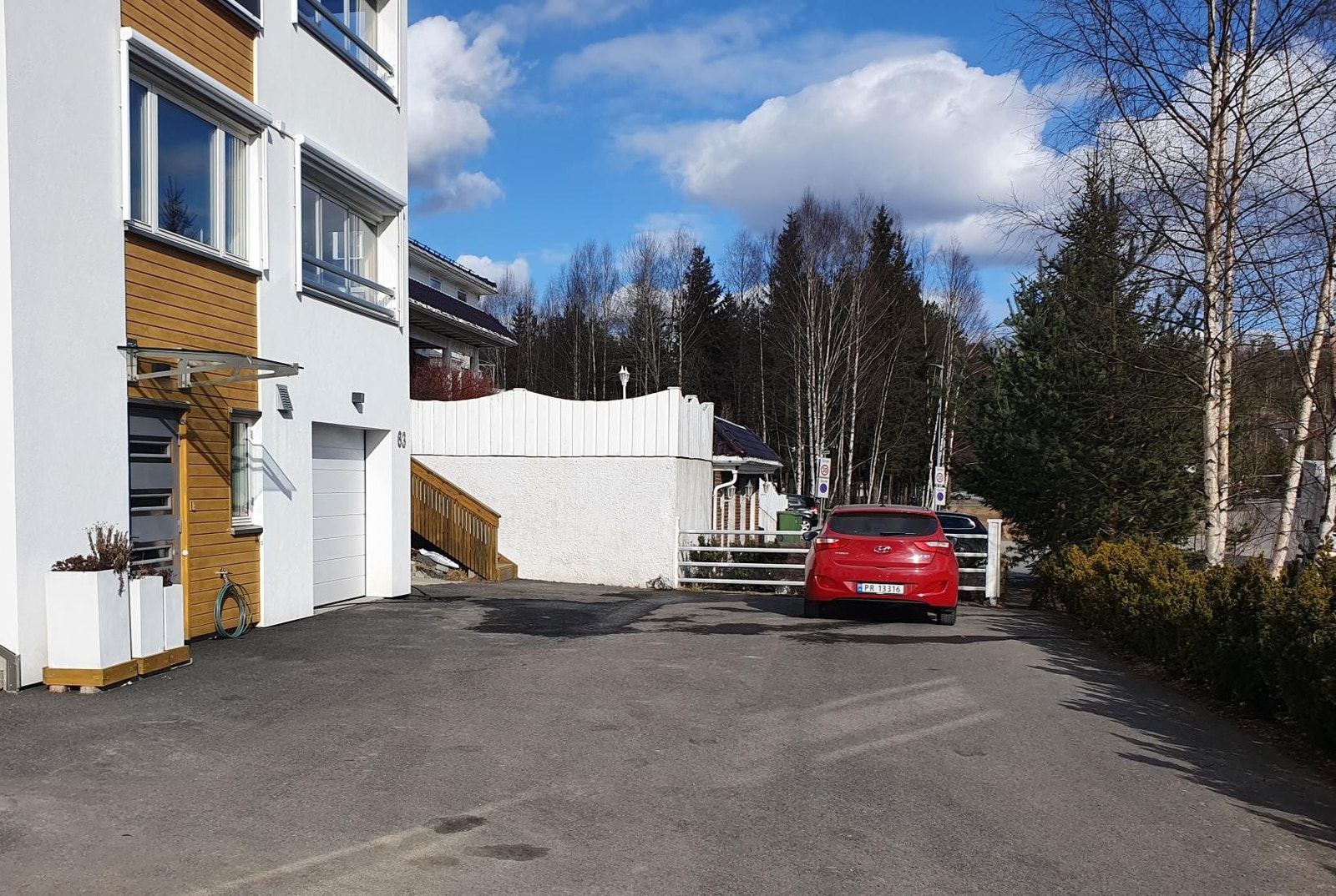 Parkeringsplass for en bil . inkl.leie Galleribilde