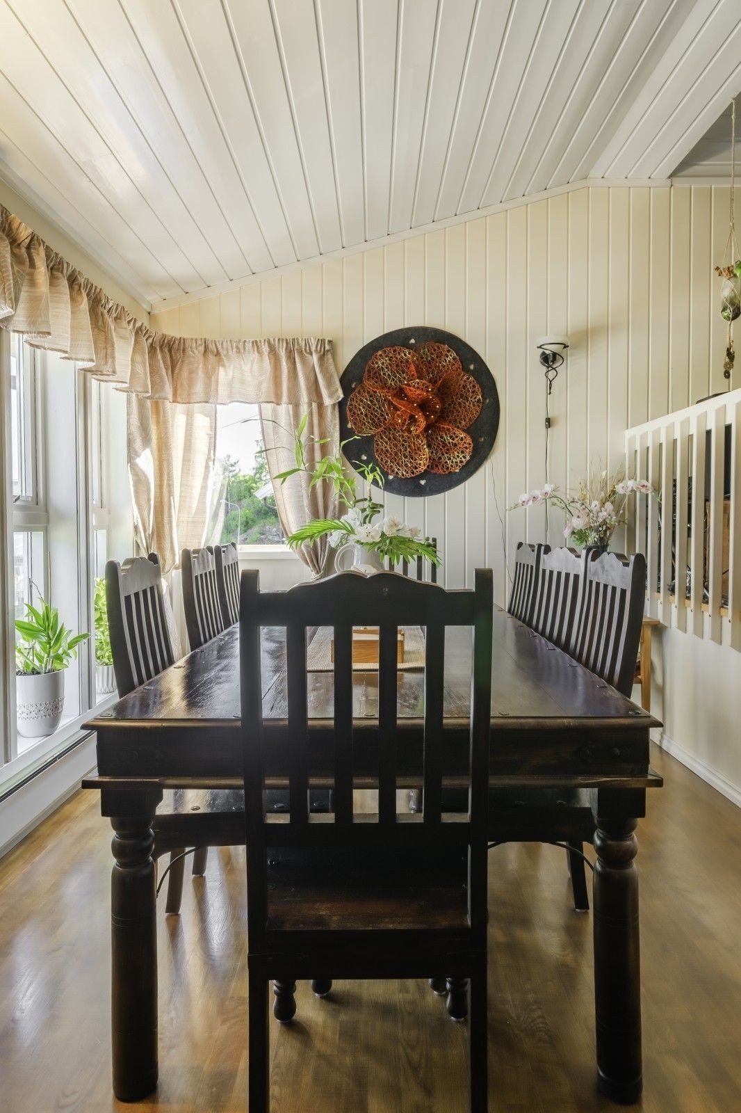 stue 2, Spisestue. Galleribilde