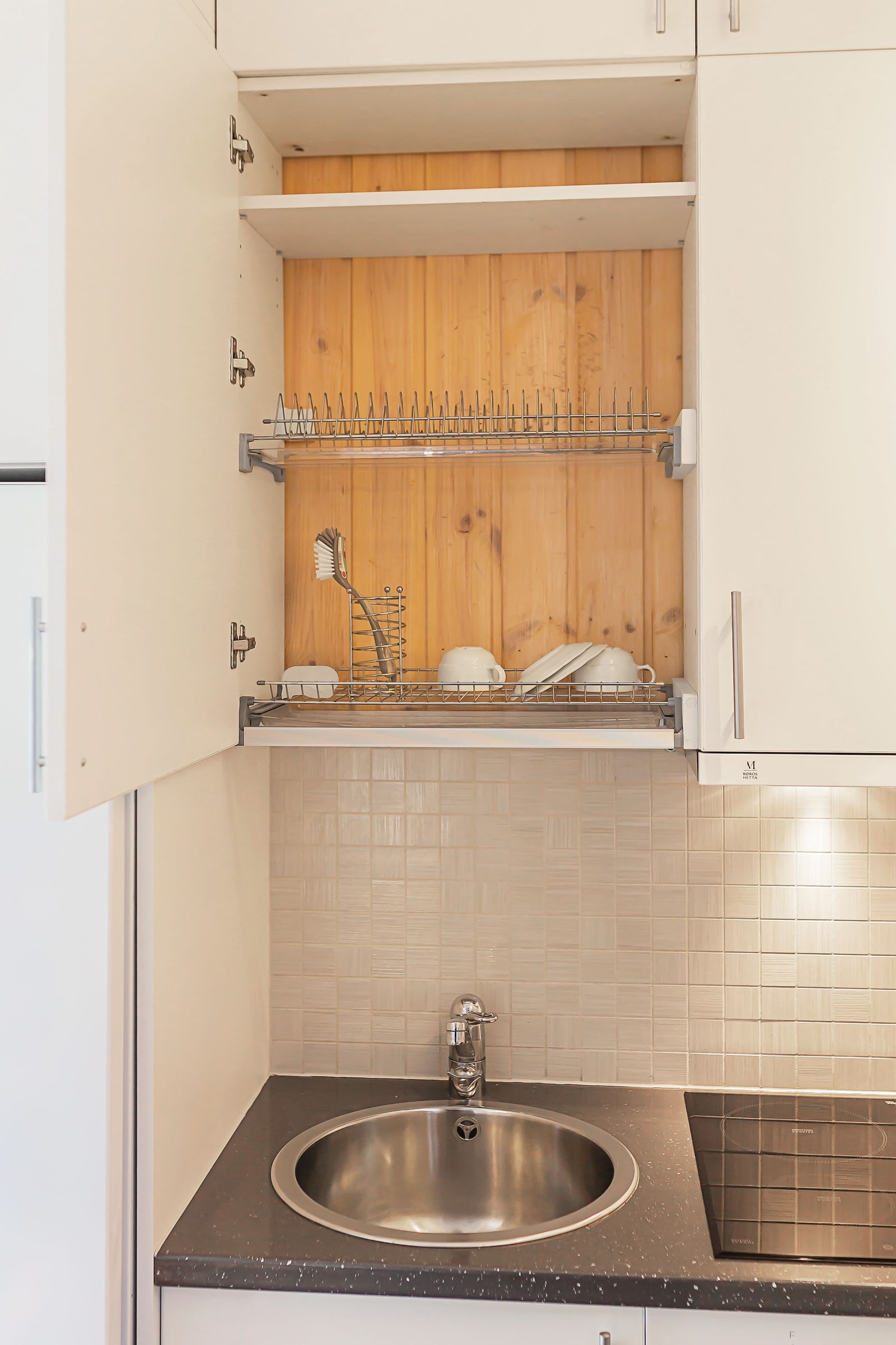 Mulighet til å la oppvasken tørke over vasken. Galleribilde