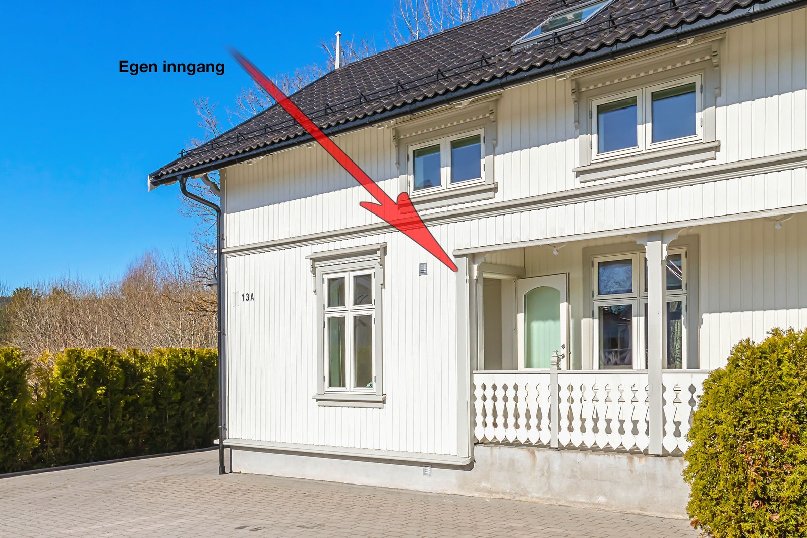 Egen inngang. Galleribilde