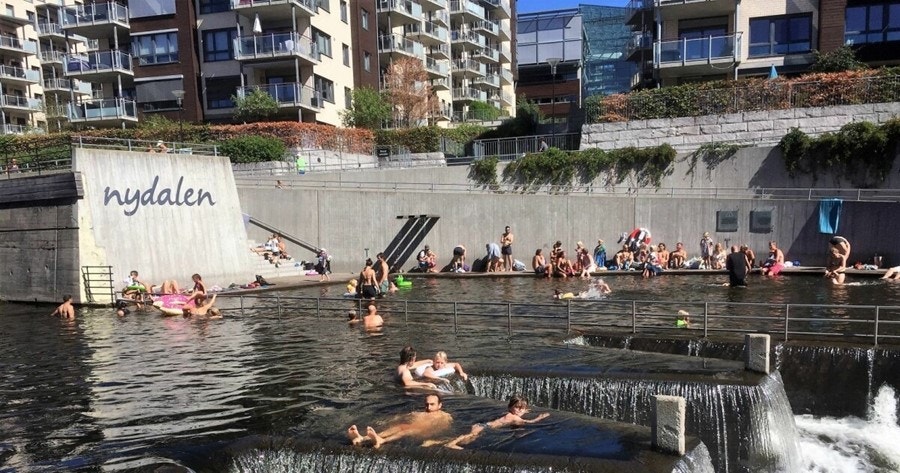 Fin badeplass i Nydalen/Akerselva i gangavstand Galleribilde