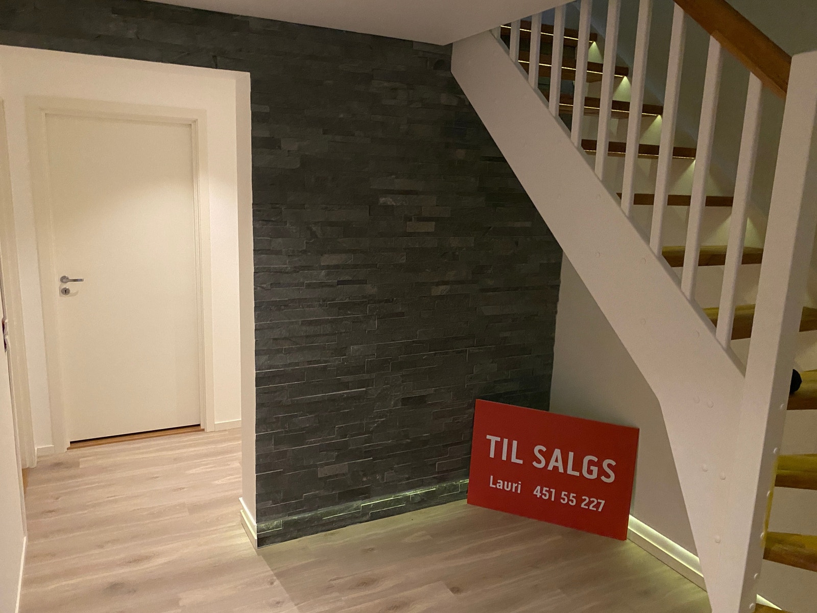 Alle potensielle kjøpere kan legge inn bud på tlf. 451 55 227 , prolauripro@gmail.com Galleribilde