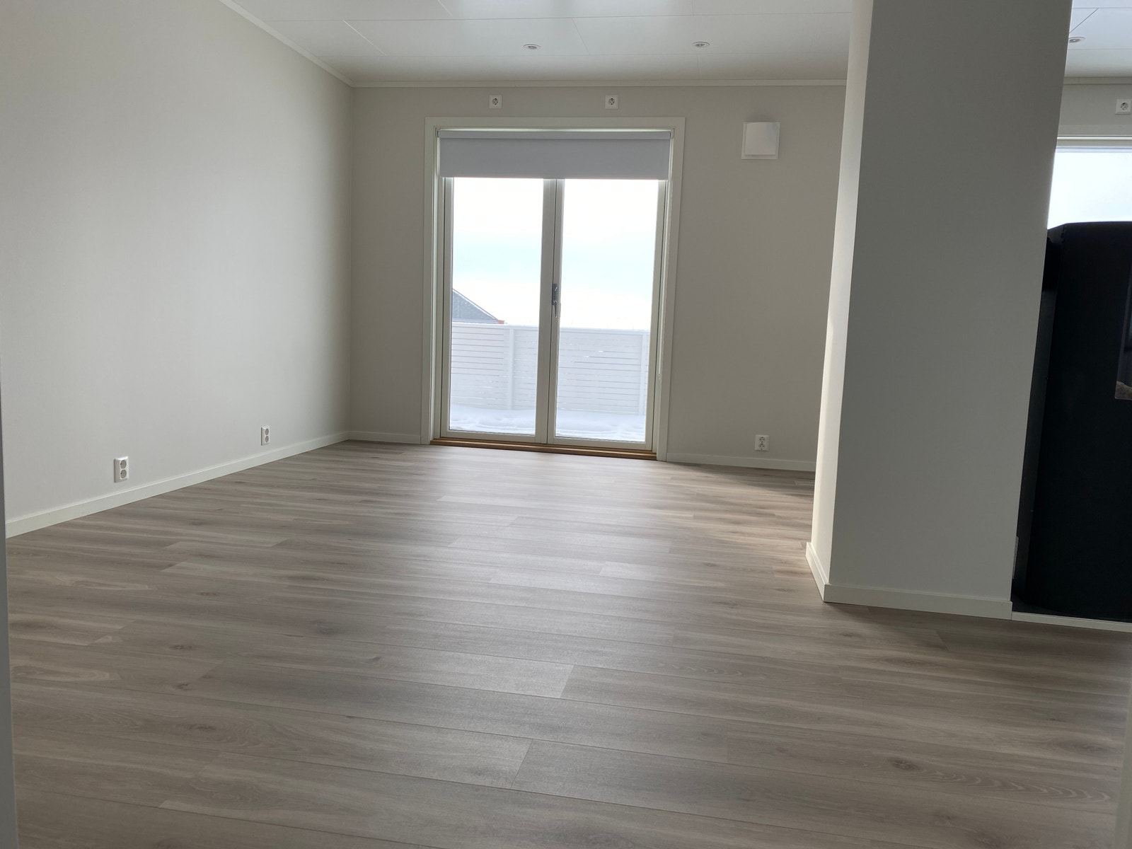 God plass til spisebord, huset står tomt, mulighet for innflytting umiddelbart Galleribilde