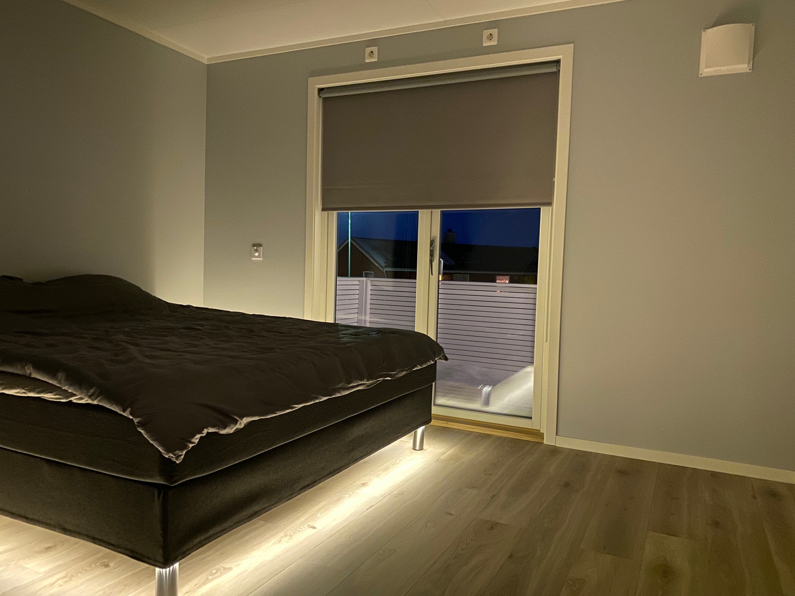 Stort soverom i 2 etasjer og LED-løsning Galleribilde
