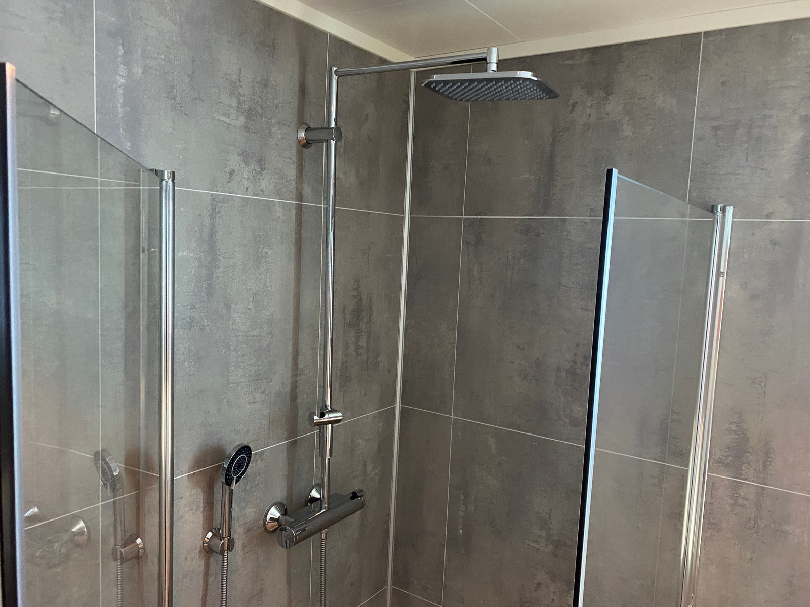 Walk in dusj. Galleribilde