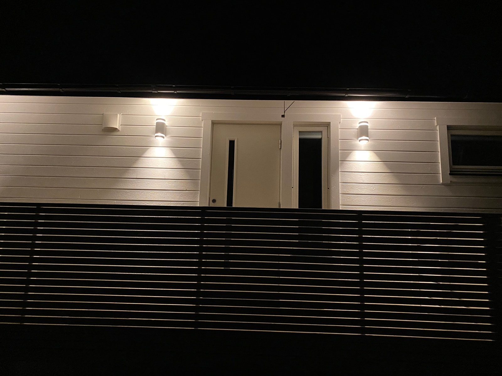 Utendørs belysning på baksiden av huset Galleribilde