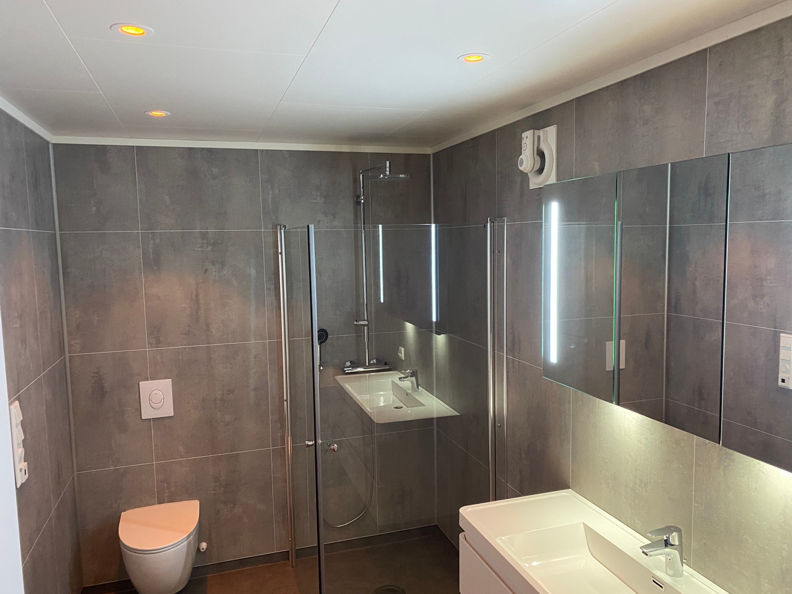 Stort bad i andre etasje Galleribilde