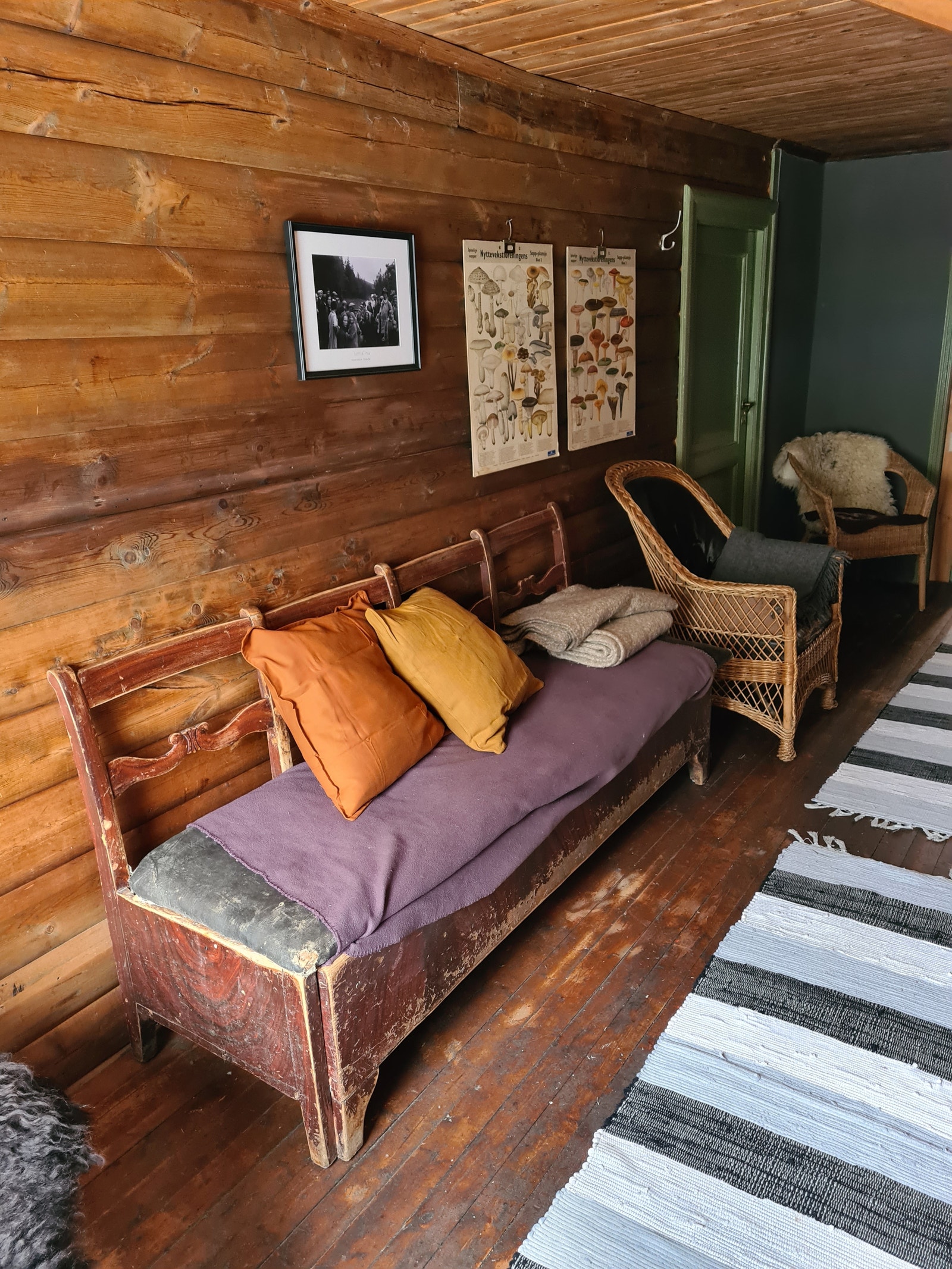 2 etg. En liten sittegruppe for den som vil trekke seg litt unna. Galleribilde