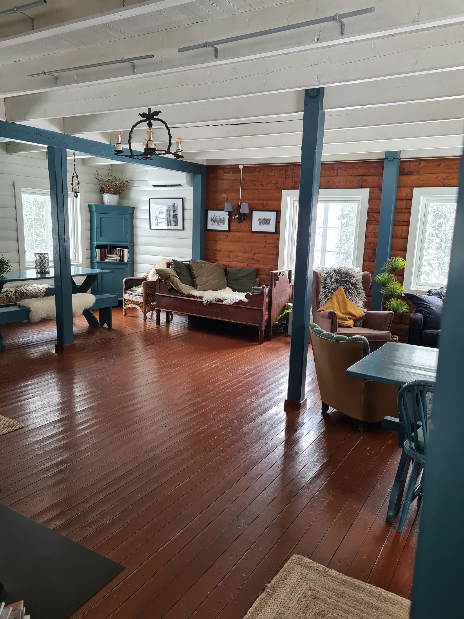 I stua er det god plass til å nyte livet. Galleribilde