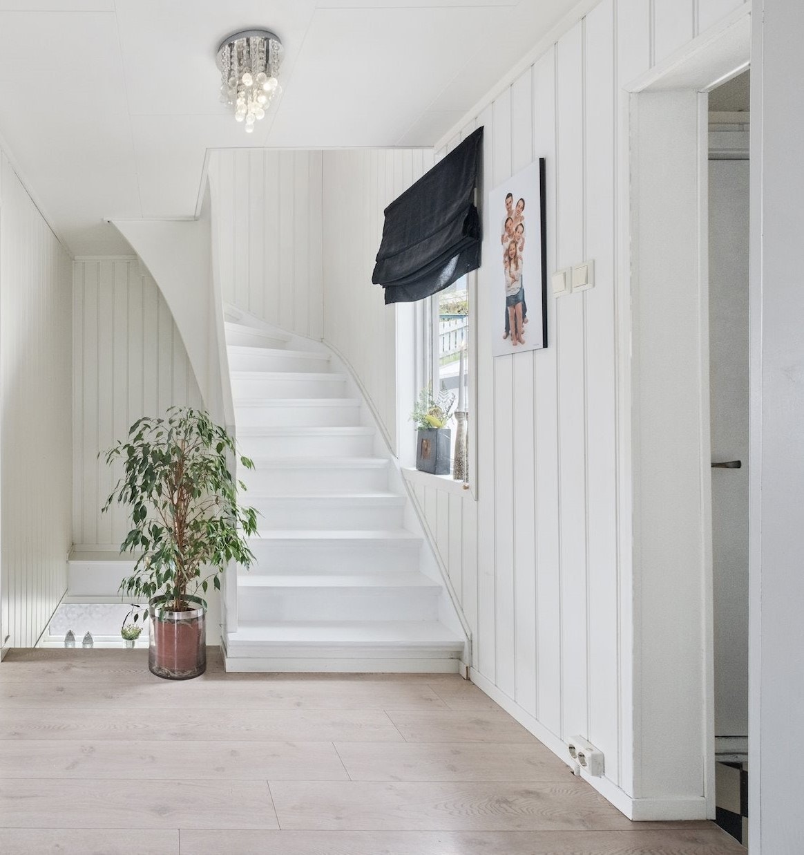 felleskoridor Galleribilde