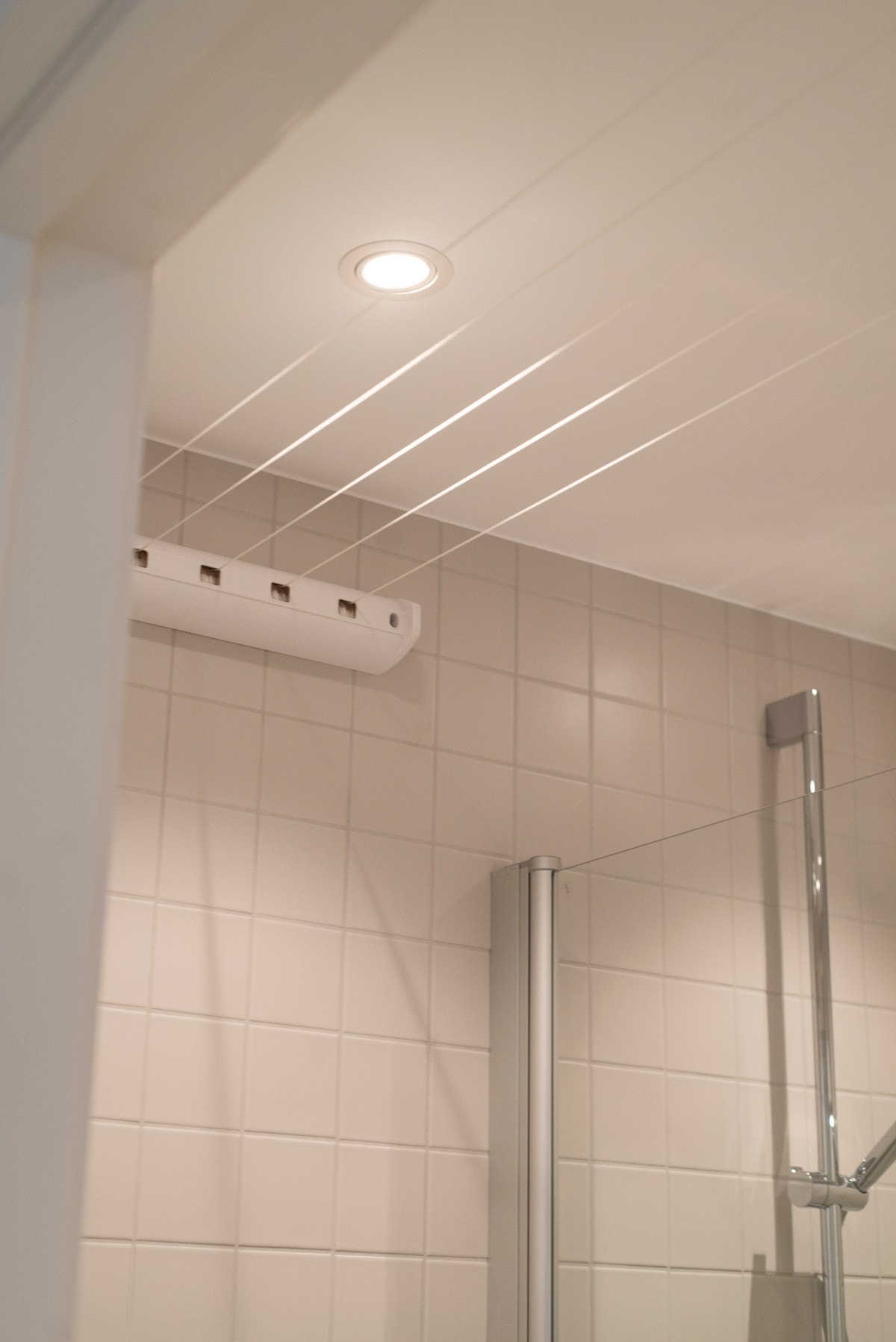 Smart tørkestativ integrert på vegg Galleribilde