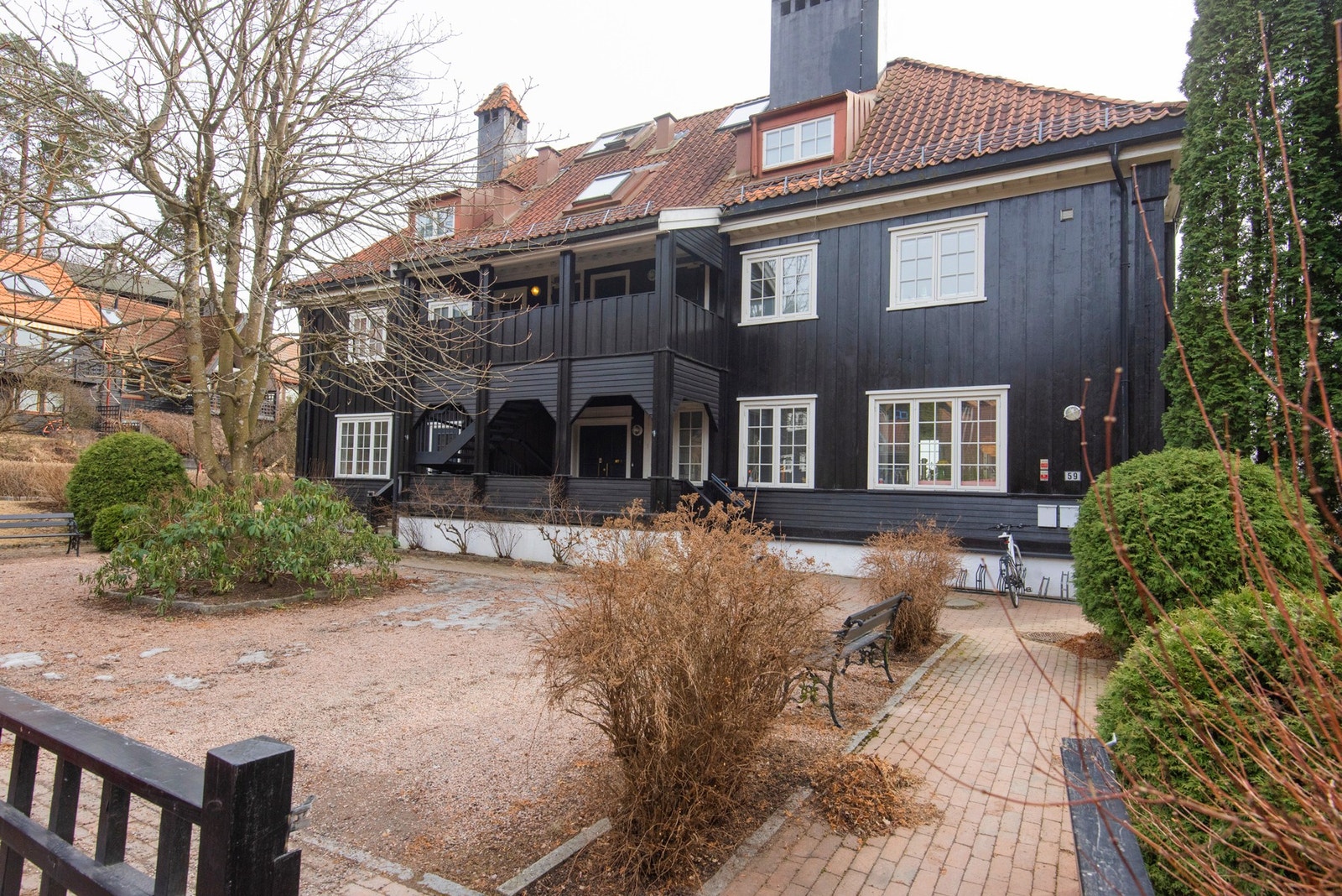 Fasade. Vakkert og ærverdig hus fra 1917 Galleribilde