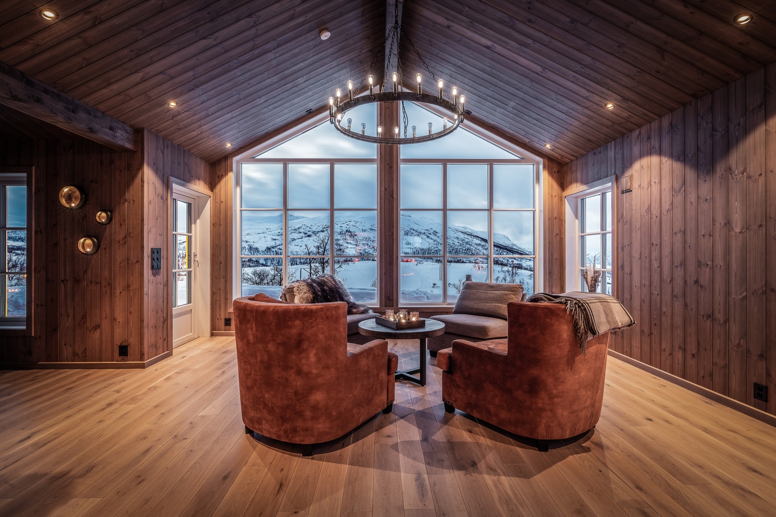 Eik heiltre gulv frå Moelven farge artic. Galleribilde
