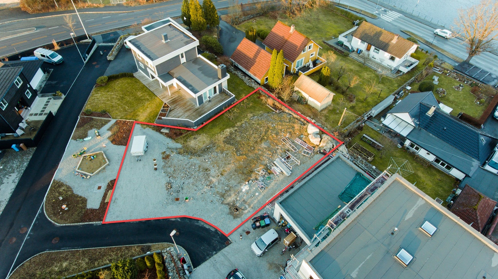 500m2 mellom 2 eneboliger Galleribilde