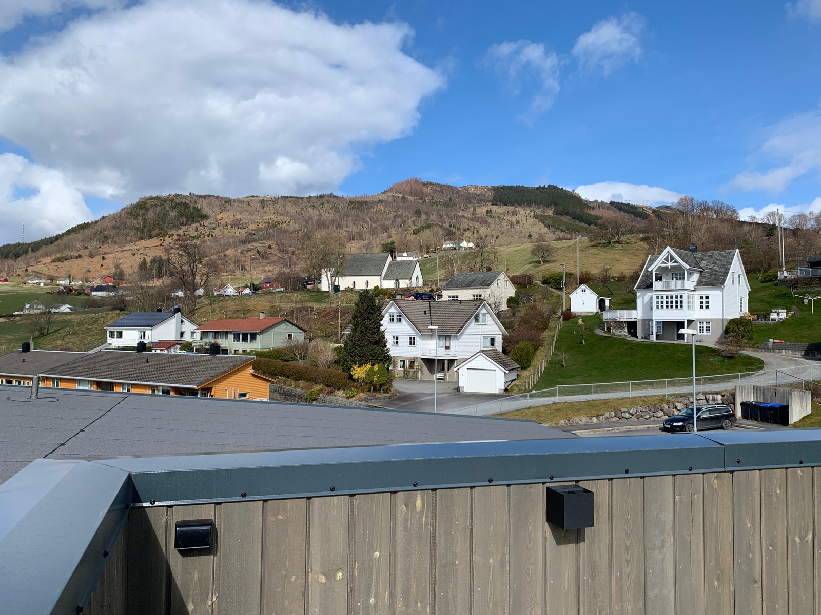 Mot Sjethaug og Skålafjell Galleribilde