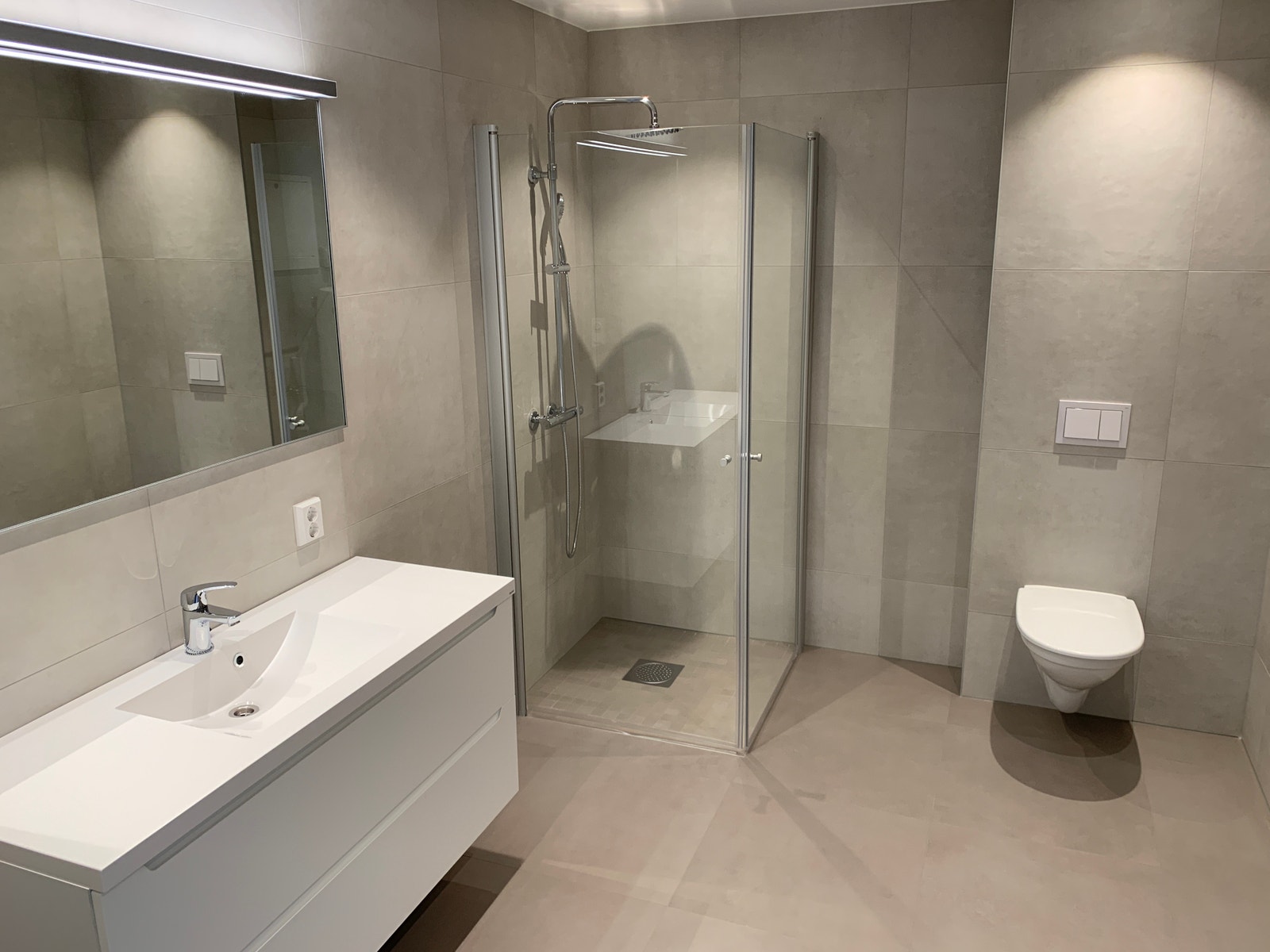 Badet Galleribilde