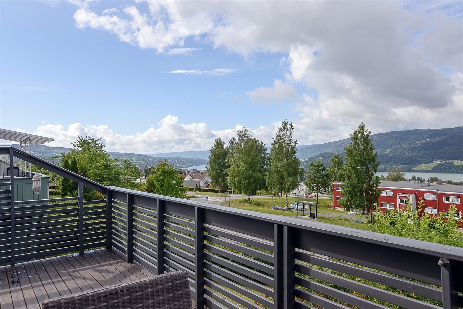 Utsikt fra stor terrasse Galleribilde