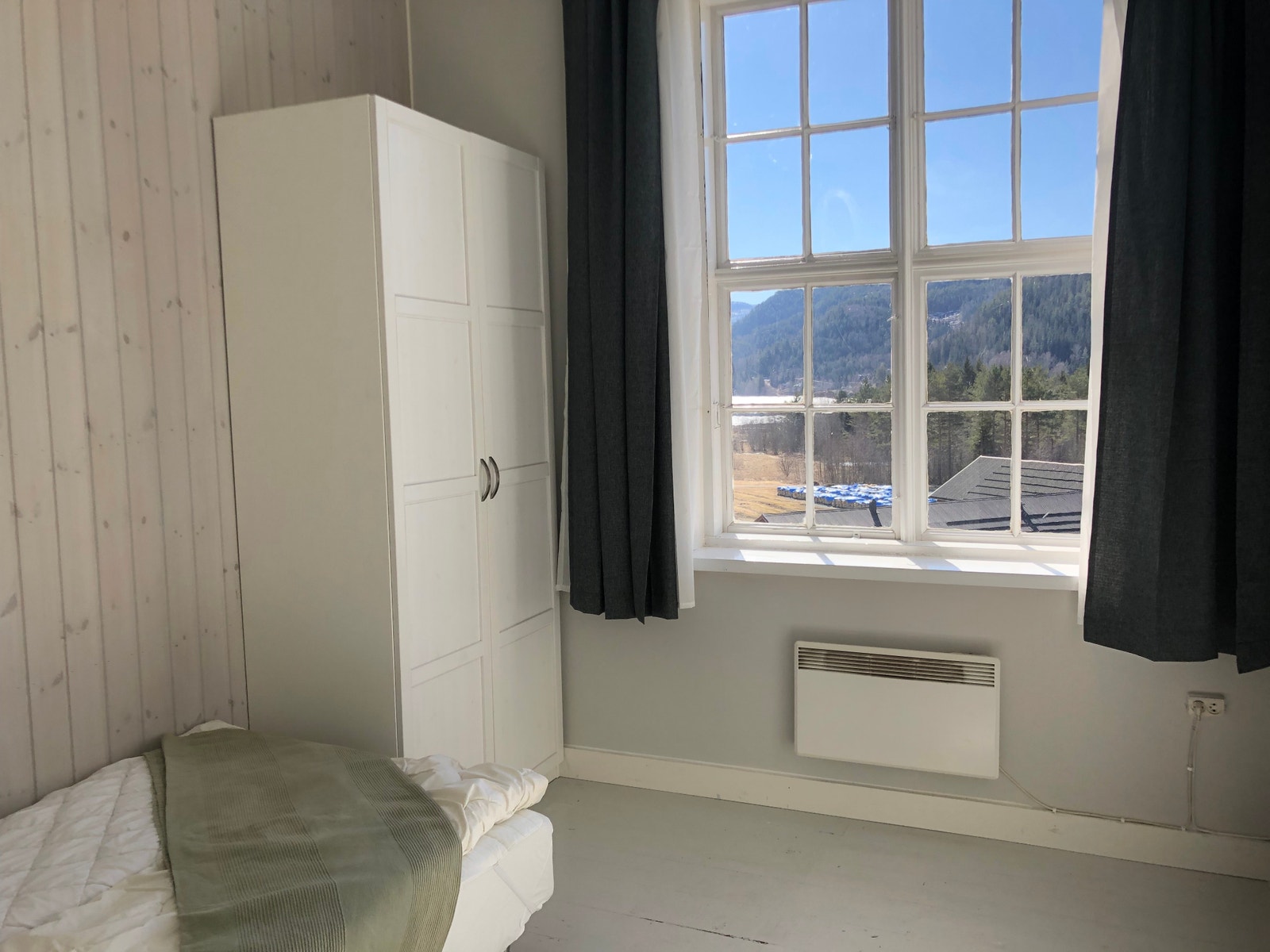2-roms 2.etg: separat soverom, ca 10 m2. Galleribilde