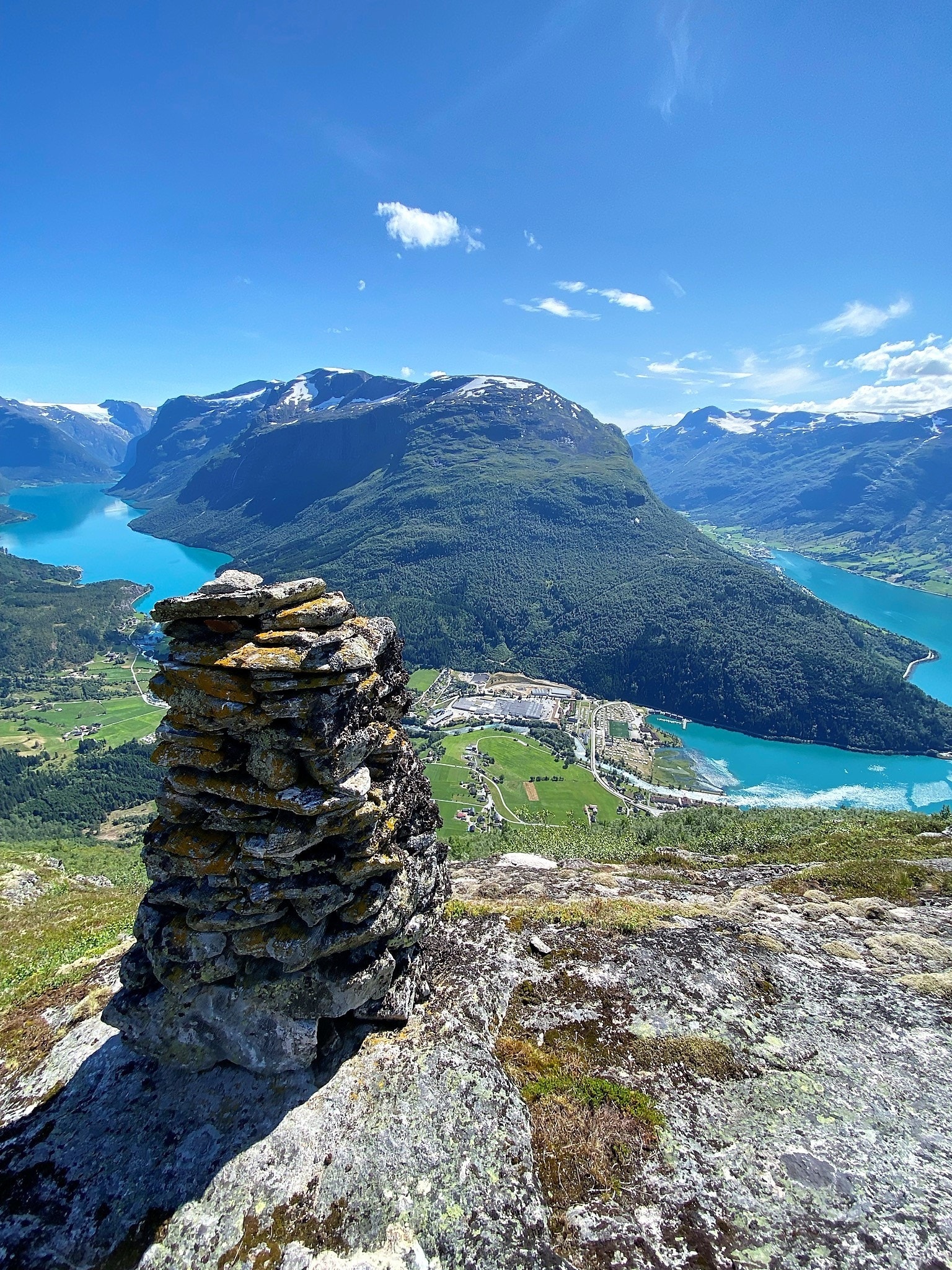 Vandre tur i fjellet eller stier nede i bygda Galleribilde
