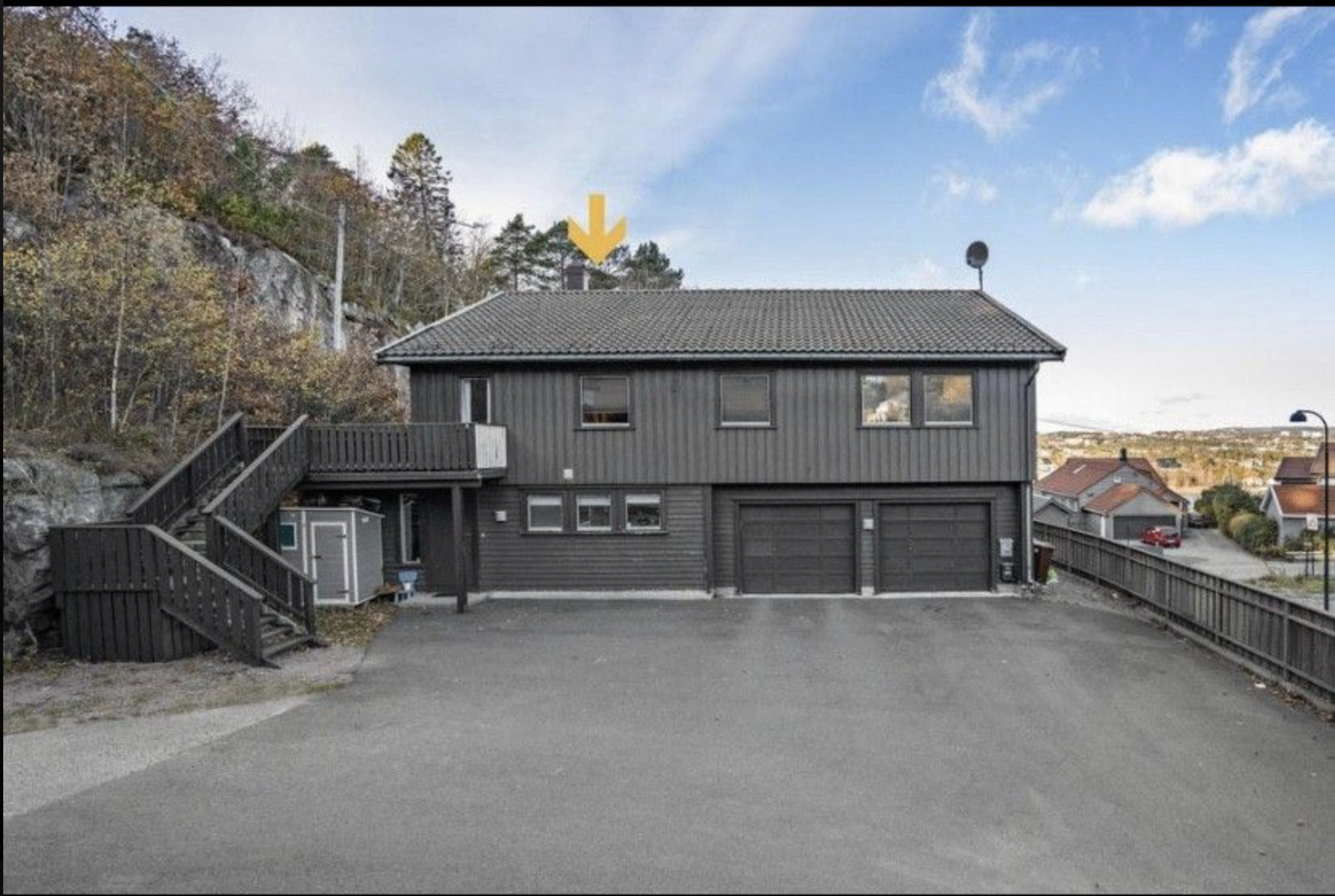 Opp trappen til venstre - 2.etg Galleribilde