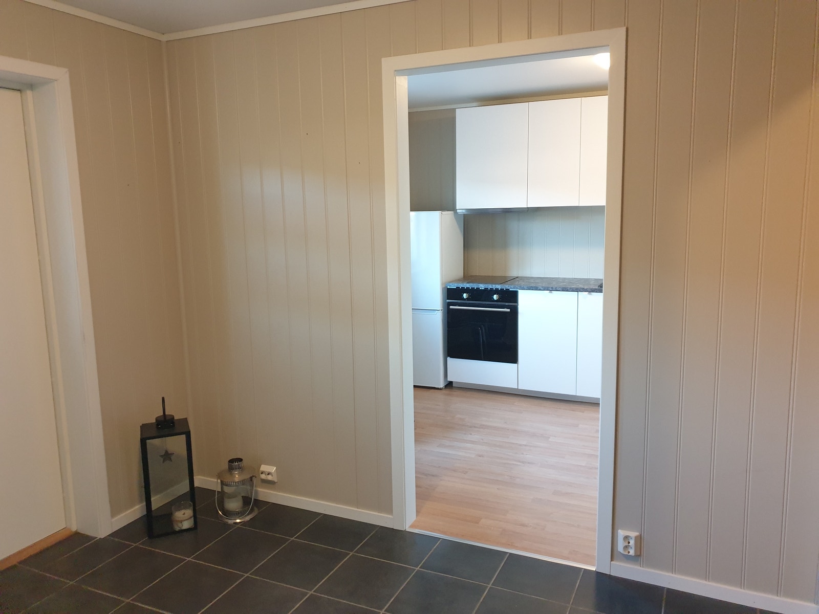 Inngang til kjøkken/oppholdsrom Galleribilde