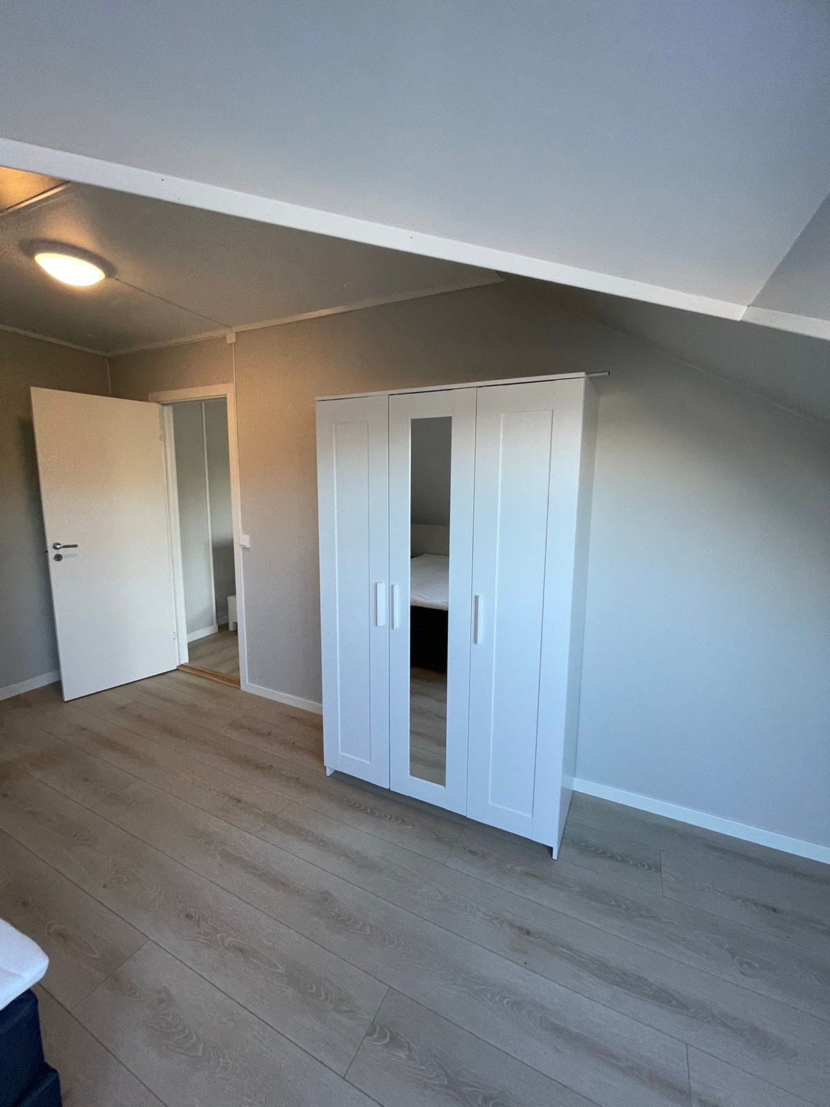 Garderobeskap sov 1 Galleribilde