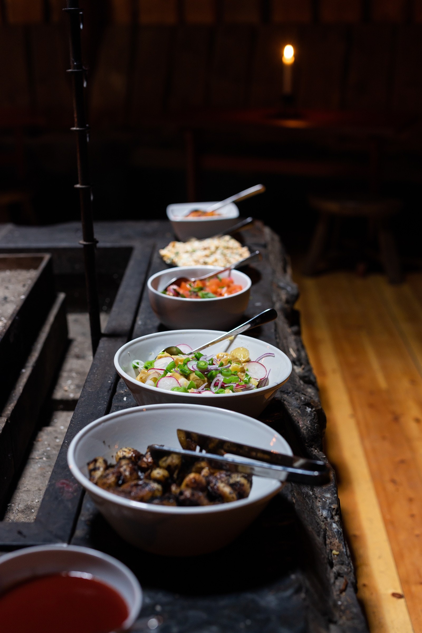 Teveltunet kan by på fantastisk mat med lokale råvarer og er et godt alternativ dersom man ikke ønsker å lage middagen hjemme. Galleribilde