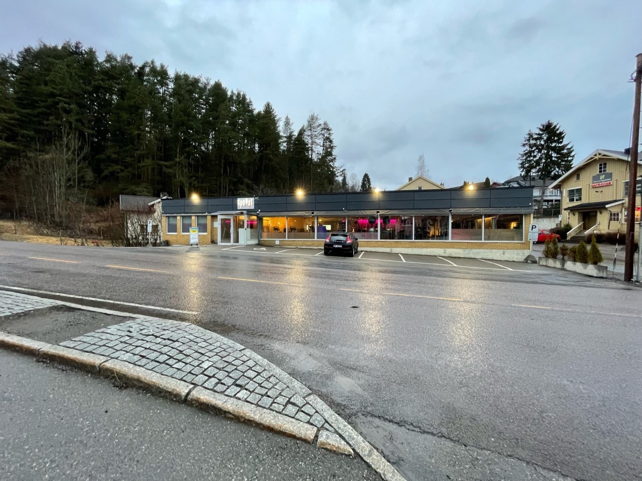 Treningssenter - 100m unna Galleribilde