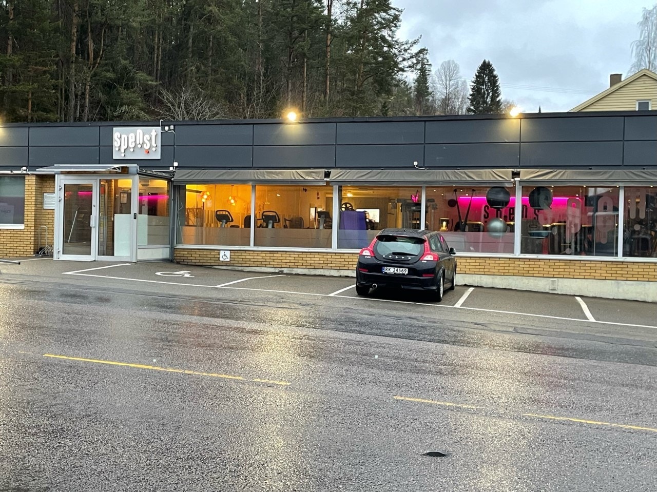 Treningssenter - 100m unna Galleribilde