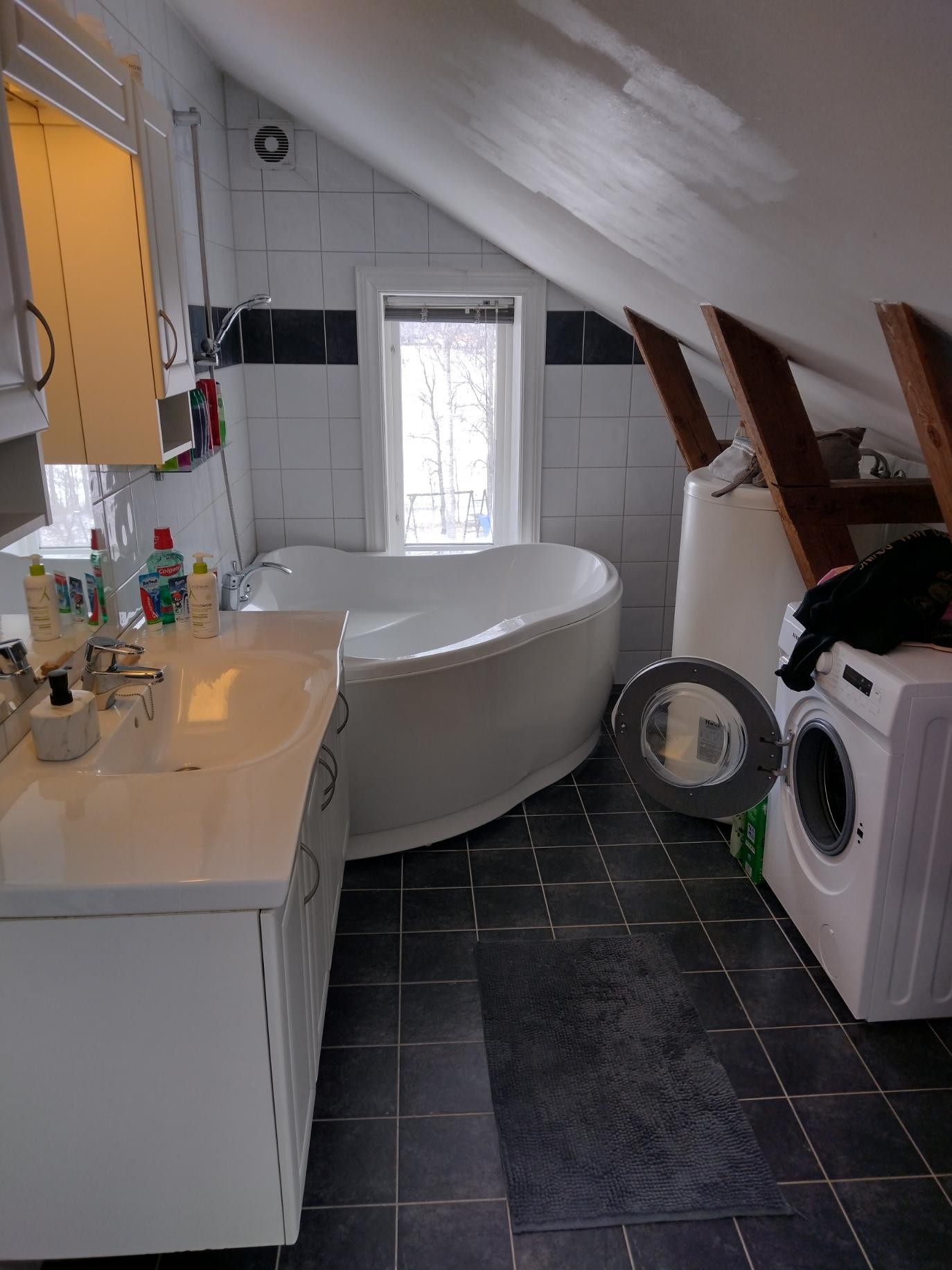 Bad med badekar Galleribilde