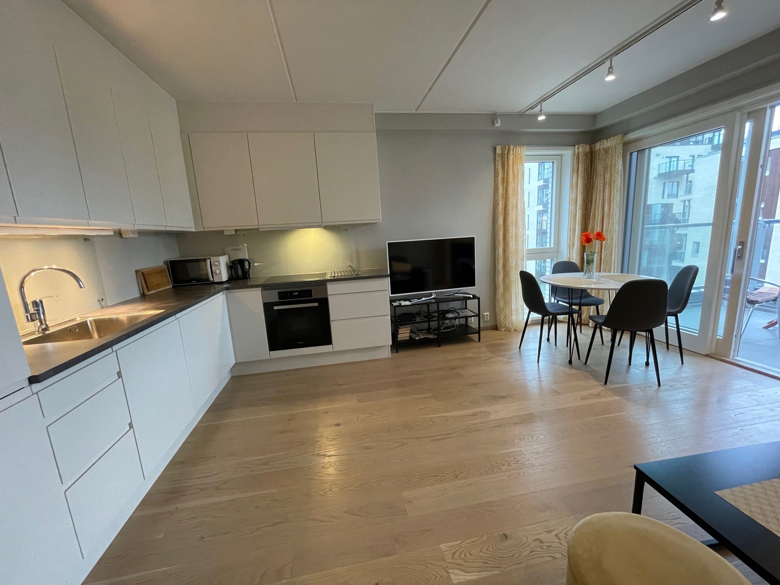 Kjøkken og spiseplass Galleribilde