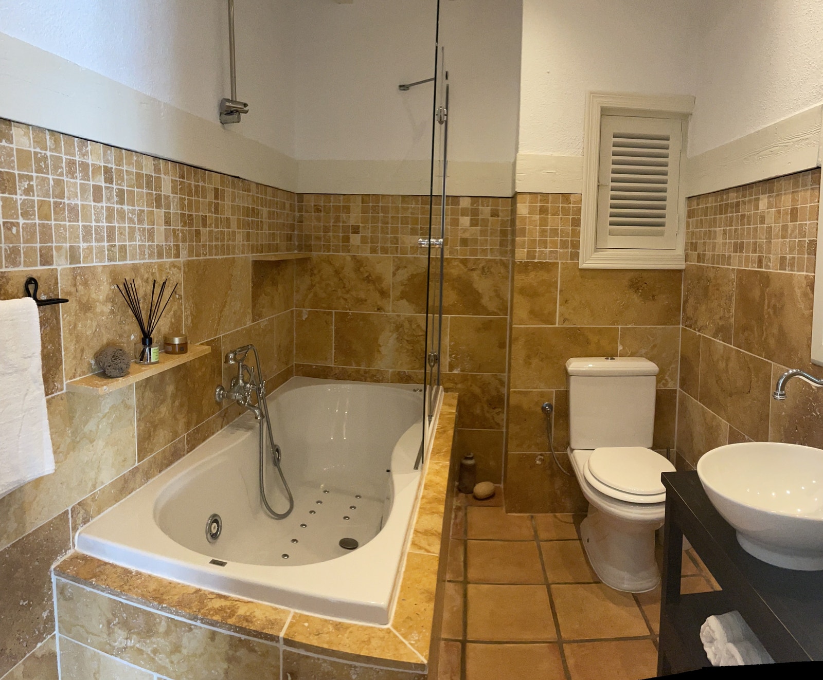 Kombinerer badekar/dusjnisje på bad nr 2 Galleribilde
