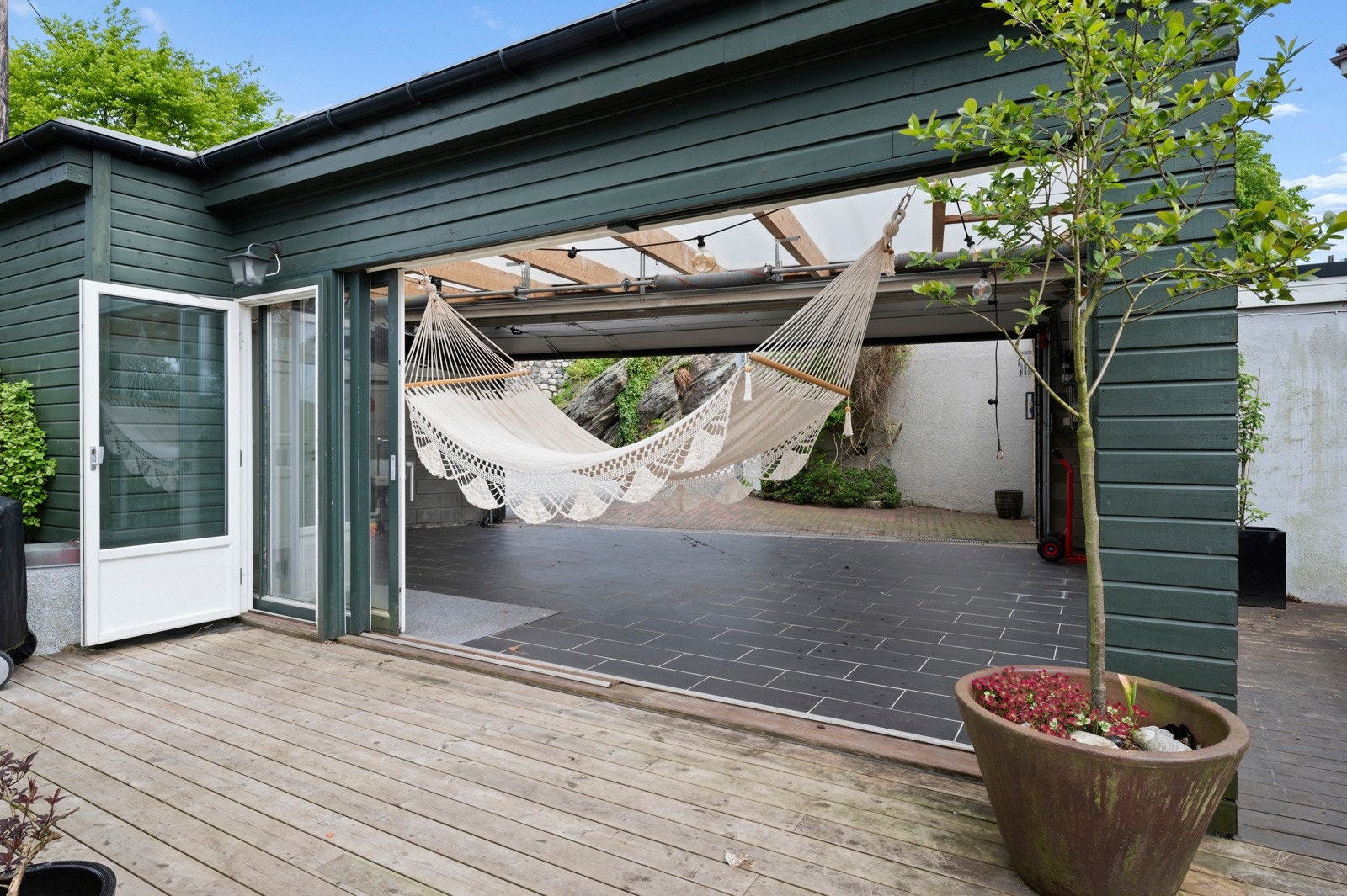 Når i tillegg garasjen kan fungere som vinterhage, så blir sesongen betydelig utvidet. Galleribilde