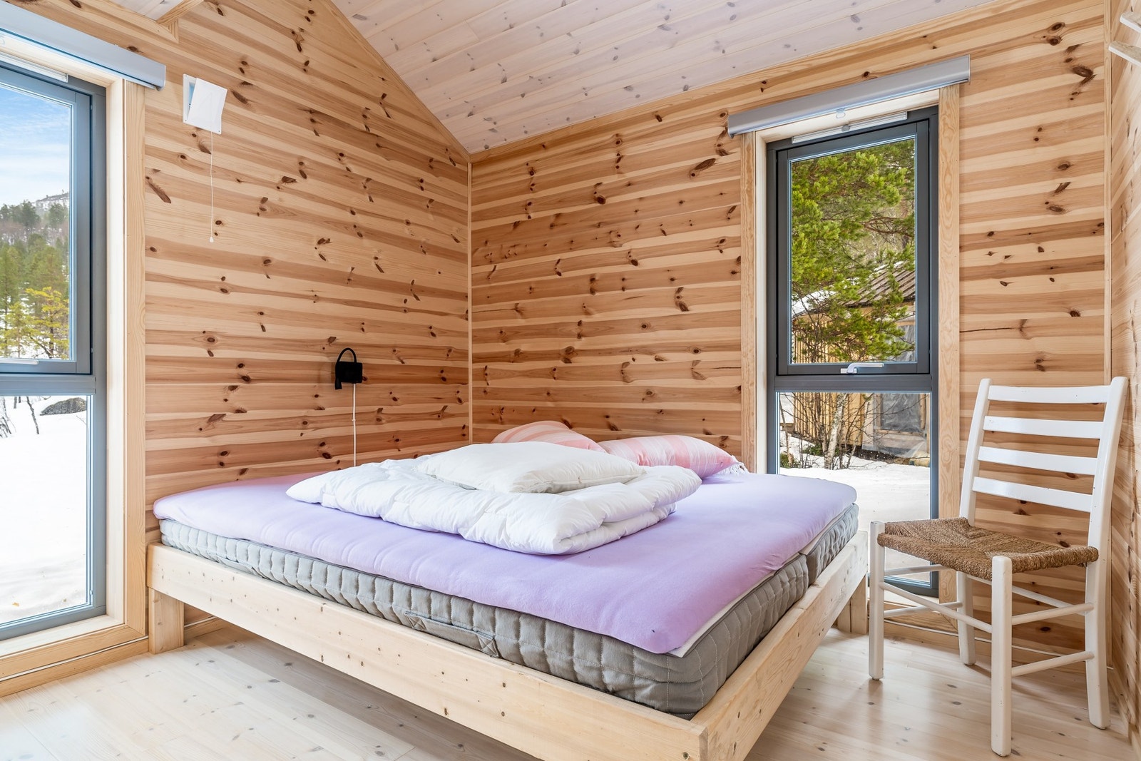 Lyst og trivelig soverom Galleribilde