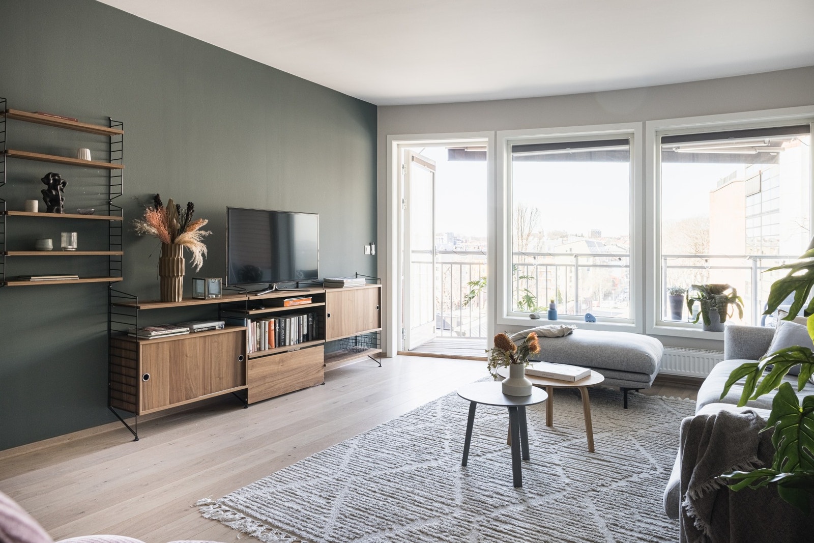 Attraktiv 4-roms leilighet fra 2012 med moderne uttrykk. Galleribilde